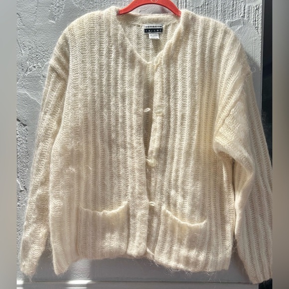 Vintage Express Tricot Women Mohair/Acrylic Cardigan Sweater Color Ivory Size S - Picture 6 of 10